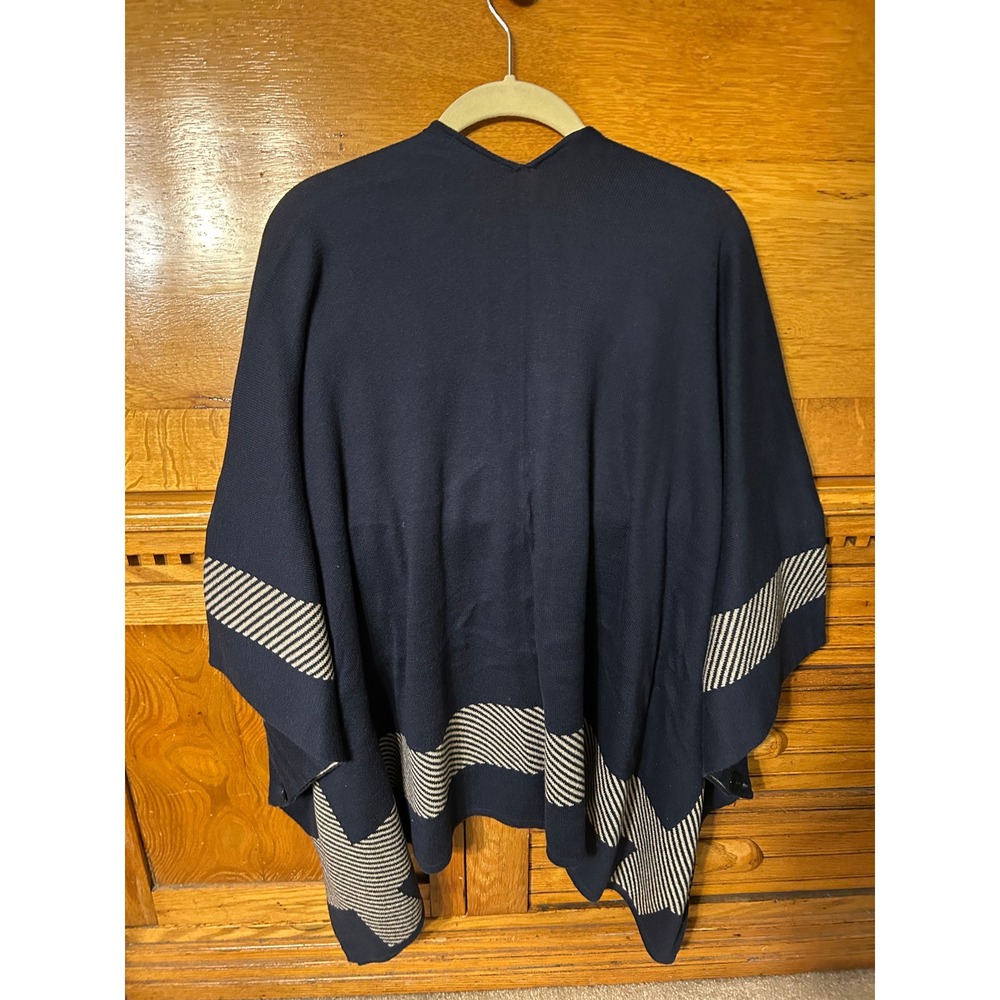 Cabi Navy Blue Oatmeal Beige Reversible Poncho Sweater Wrap M/L 3163 Striped - Picture 2 of 11